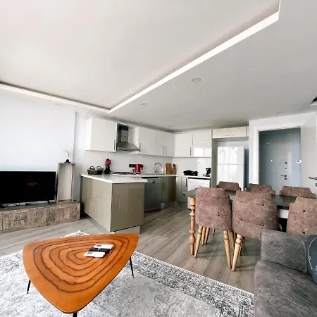 Elegance Paradise شقة كيرينيا